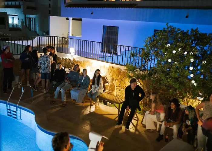 Coco Surfhouse - Coworking Coliving بيت ضيافة *