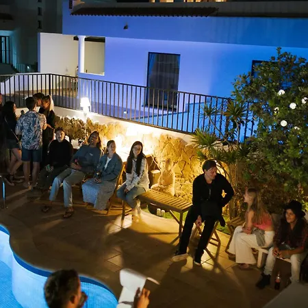 Coco Surfhouse - Coworking Coliving Gasthof *